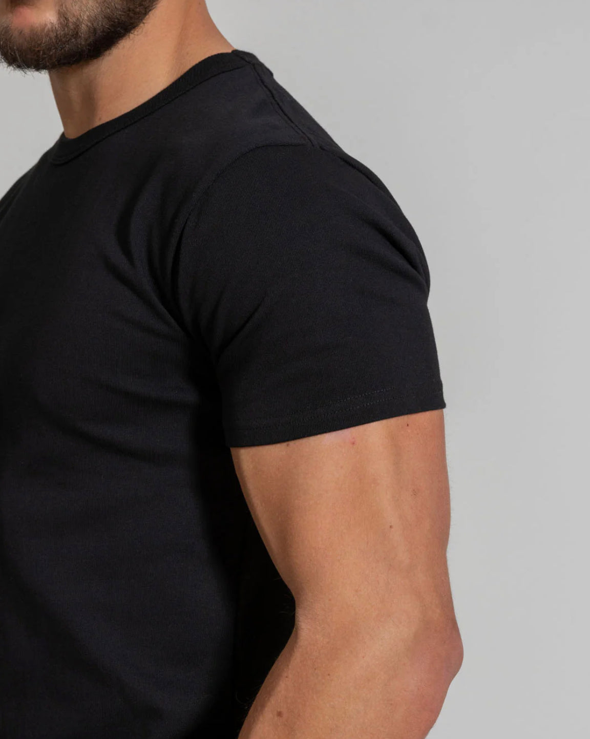 BASIC MUSCLE FIT TEE