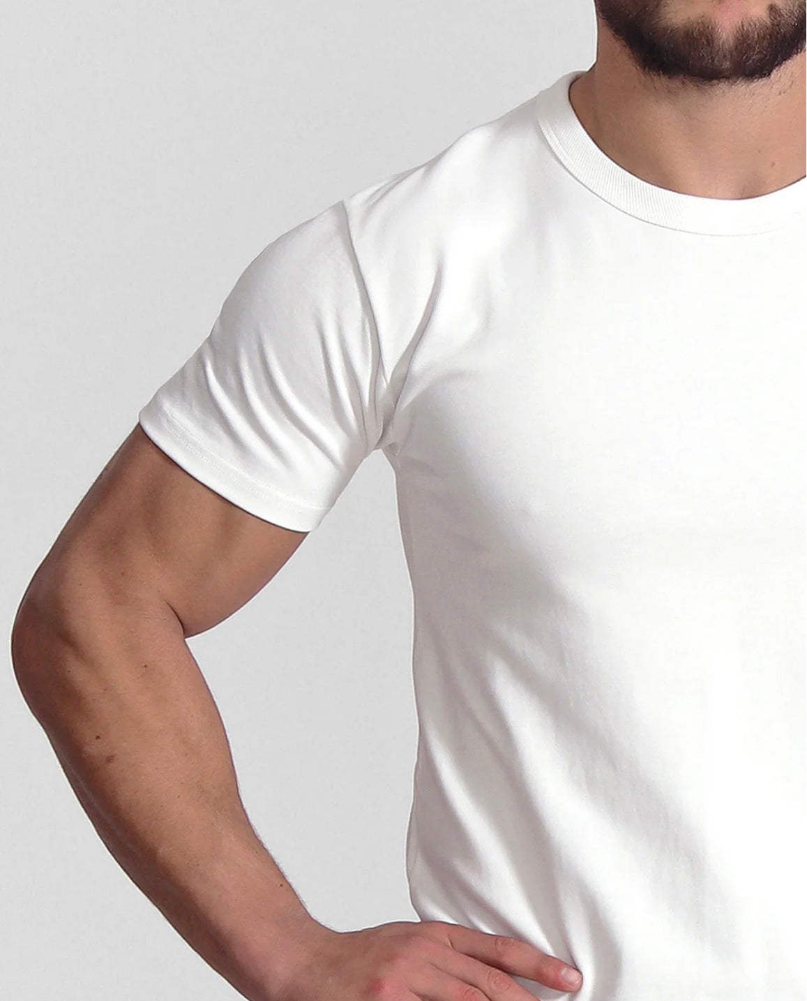 BASIC MUSCLE FIT TEE